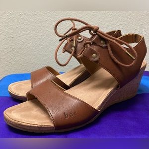 B.O.C. Comfort Women’s Sz 11 Tan Leather Open Toe Wedge Sandals